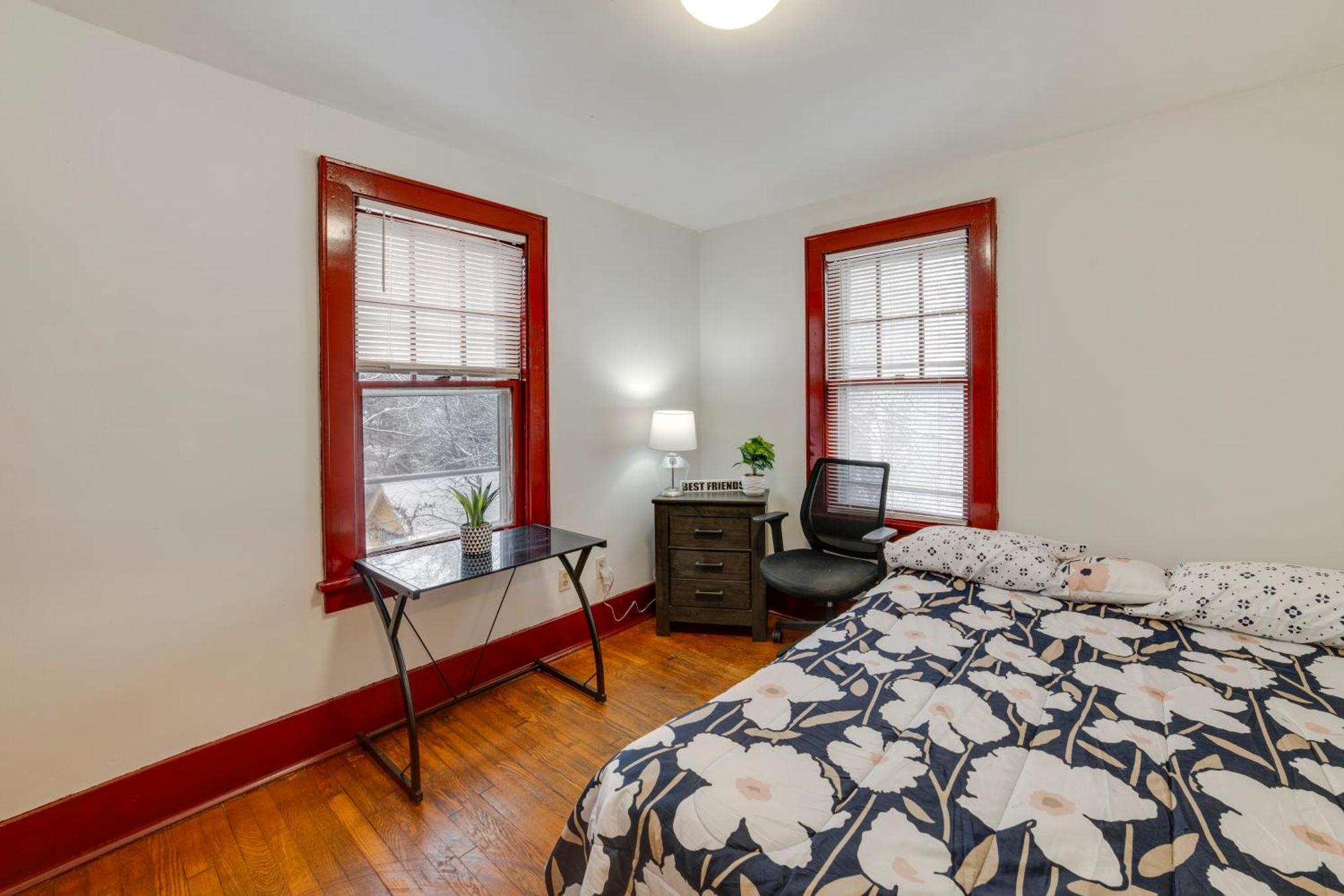 Walk To Cornell Charming Duplex! *