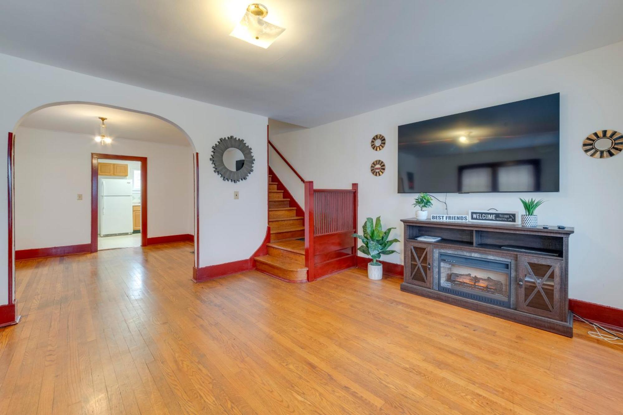 Walk To Cornell Charming Duplex! Holiday home *