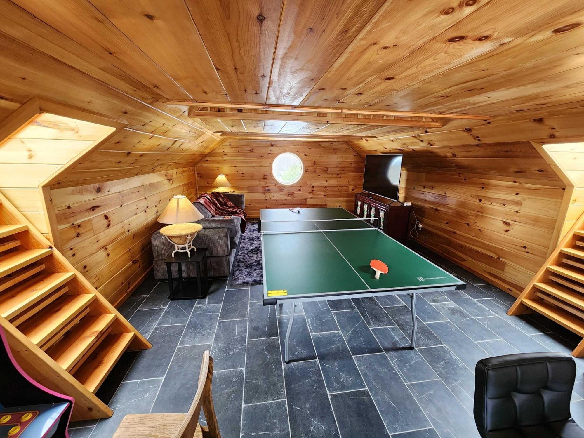 Holiday home The Sugar Cube, A Stunning, Spacious, And Modern With An Orchard Maze *