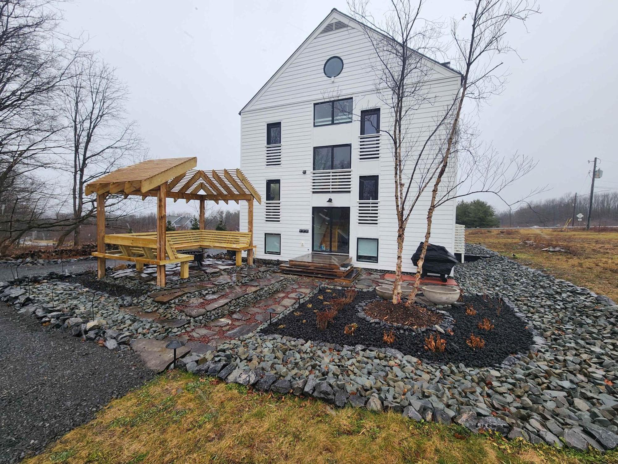 The Sugar Cube, A Stunning, Spacious, And Modern With An Orchard Maze * Ithaca