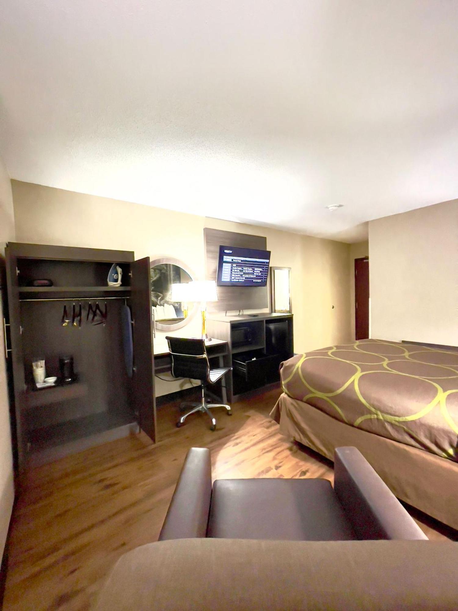 Super 8 By Wyndham