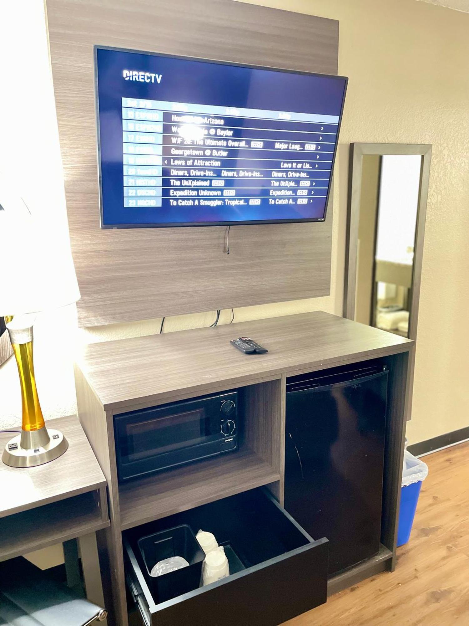 Super 8 By Wyndham Hotel 2*