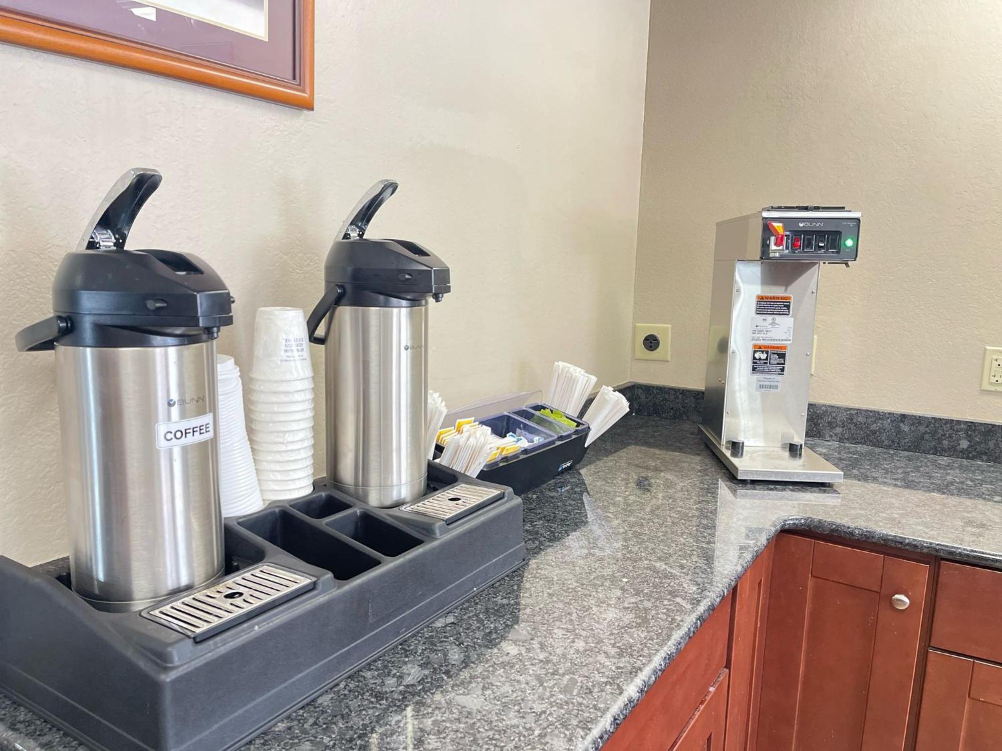 Super 8 By Wyndham Hotel