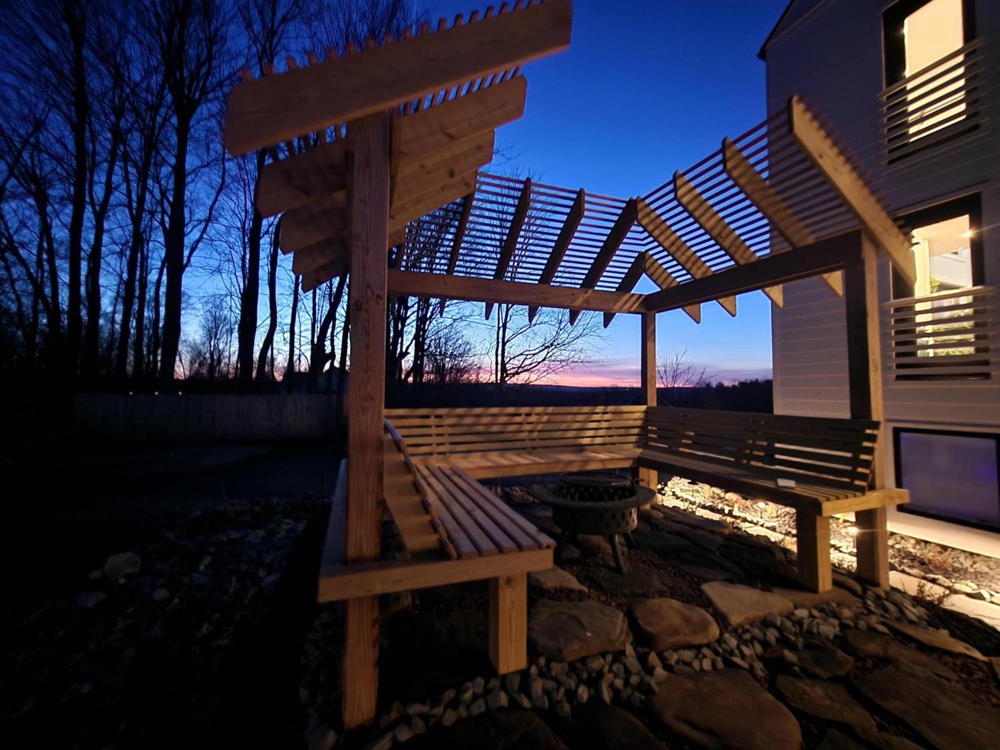 Holiday home The Sugar Cube, A Stunning, Spacious, And Modern With An Orchard Maze