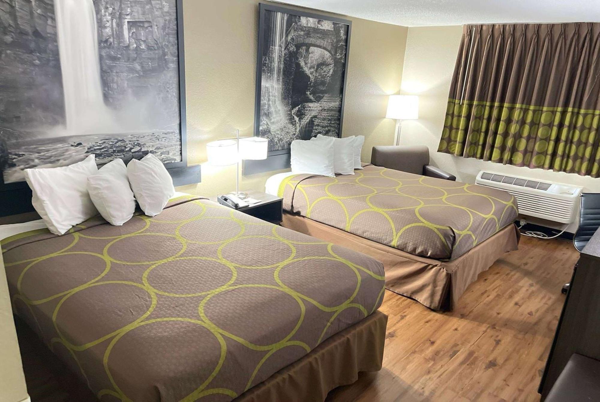 Hotel Super 8 By Wyndham 2*