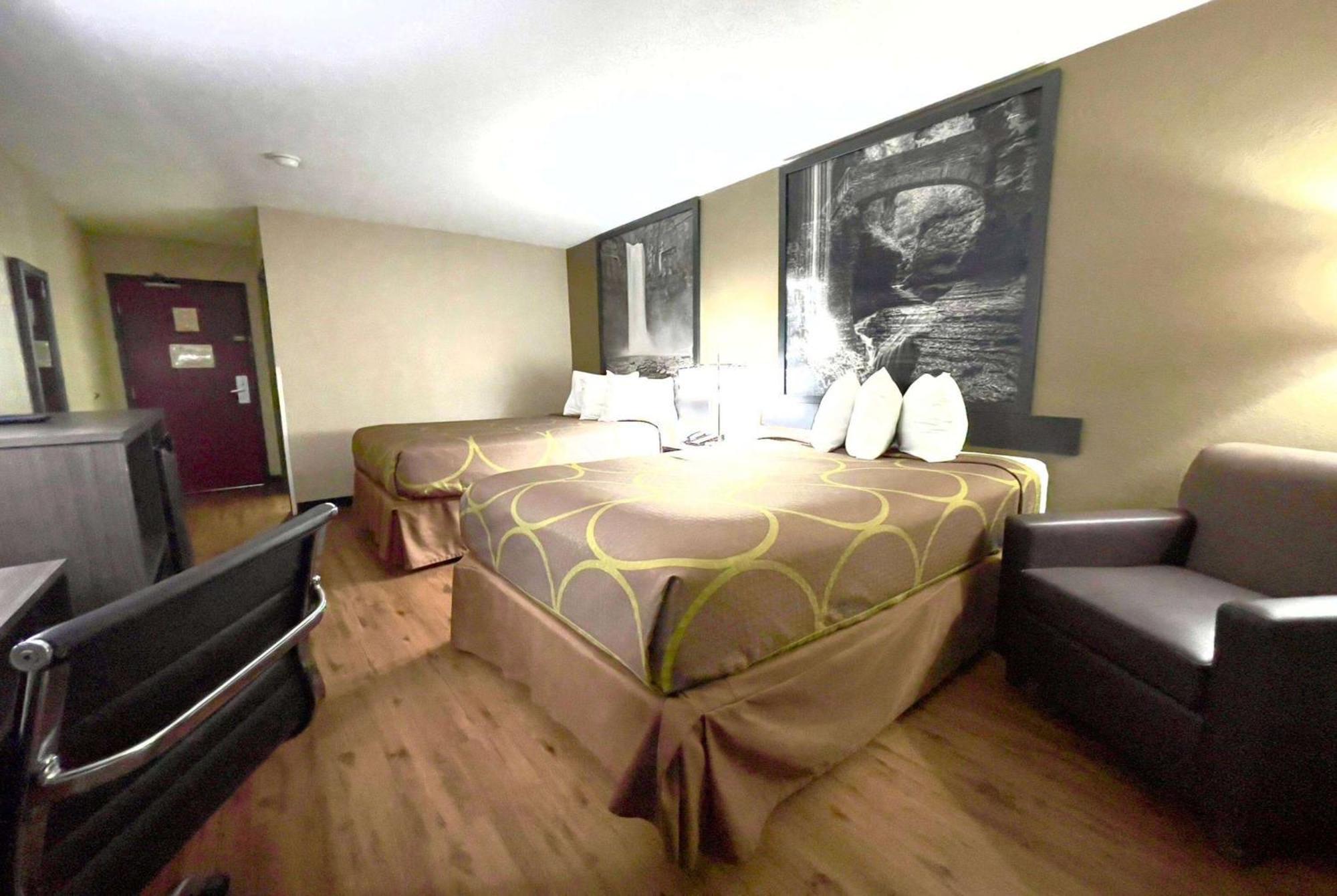 Super 8 By Wyndham 2* Ithaca