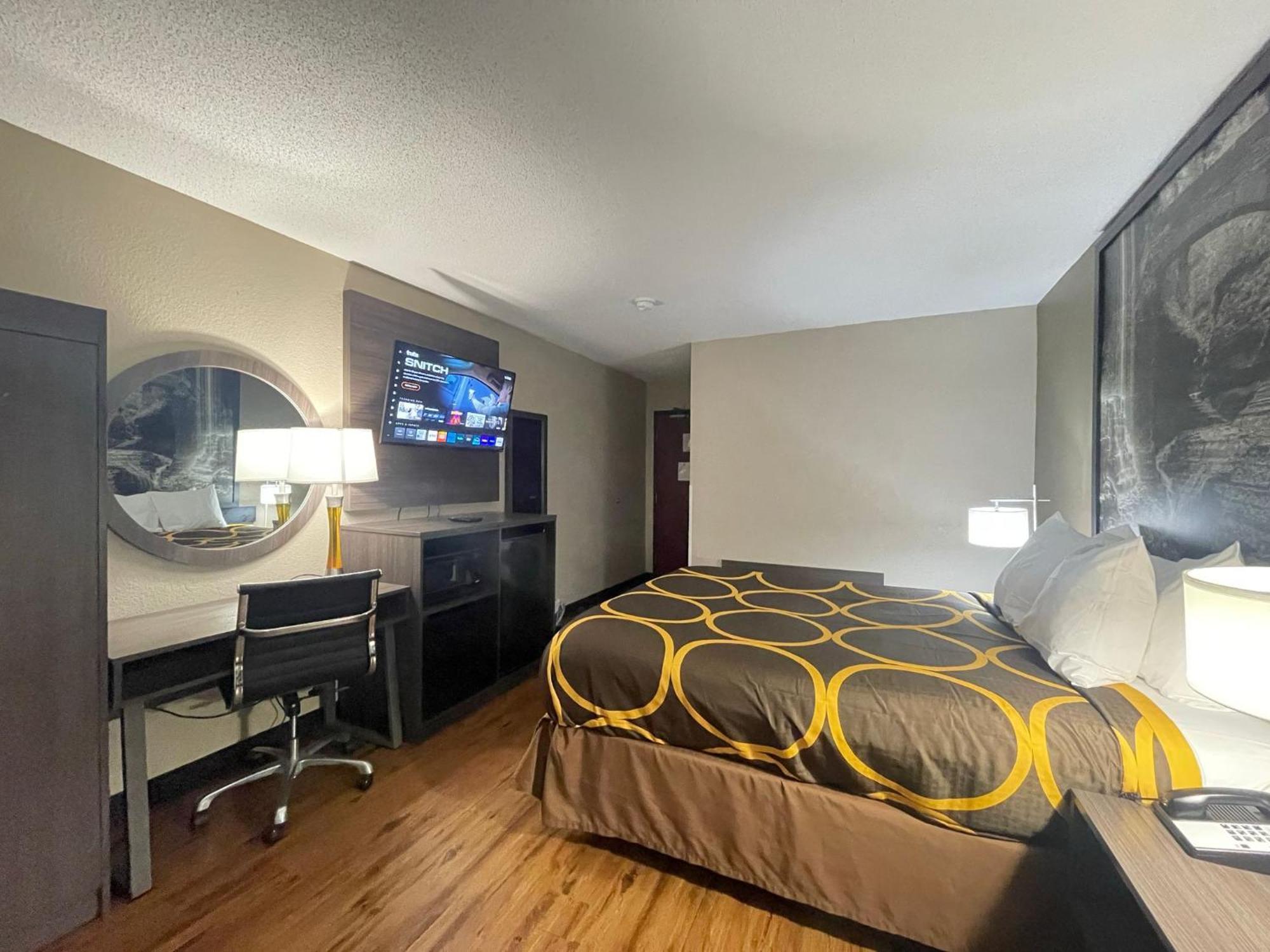 Hotel Super 8 By Wyndham 2*