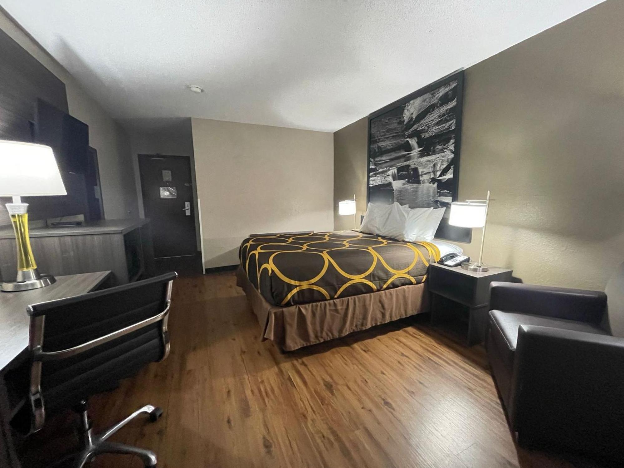Super 8 By Wyndham 2* Ithaca