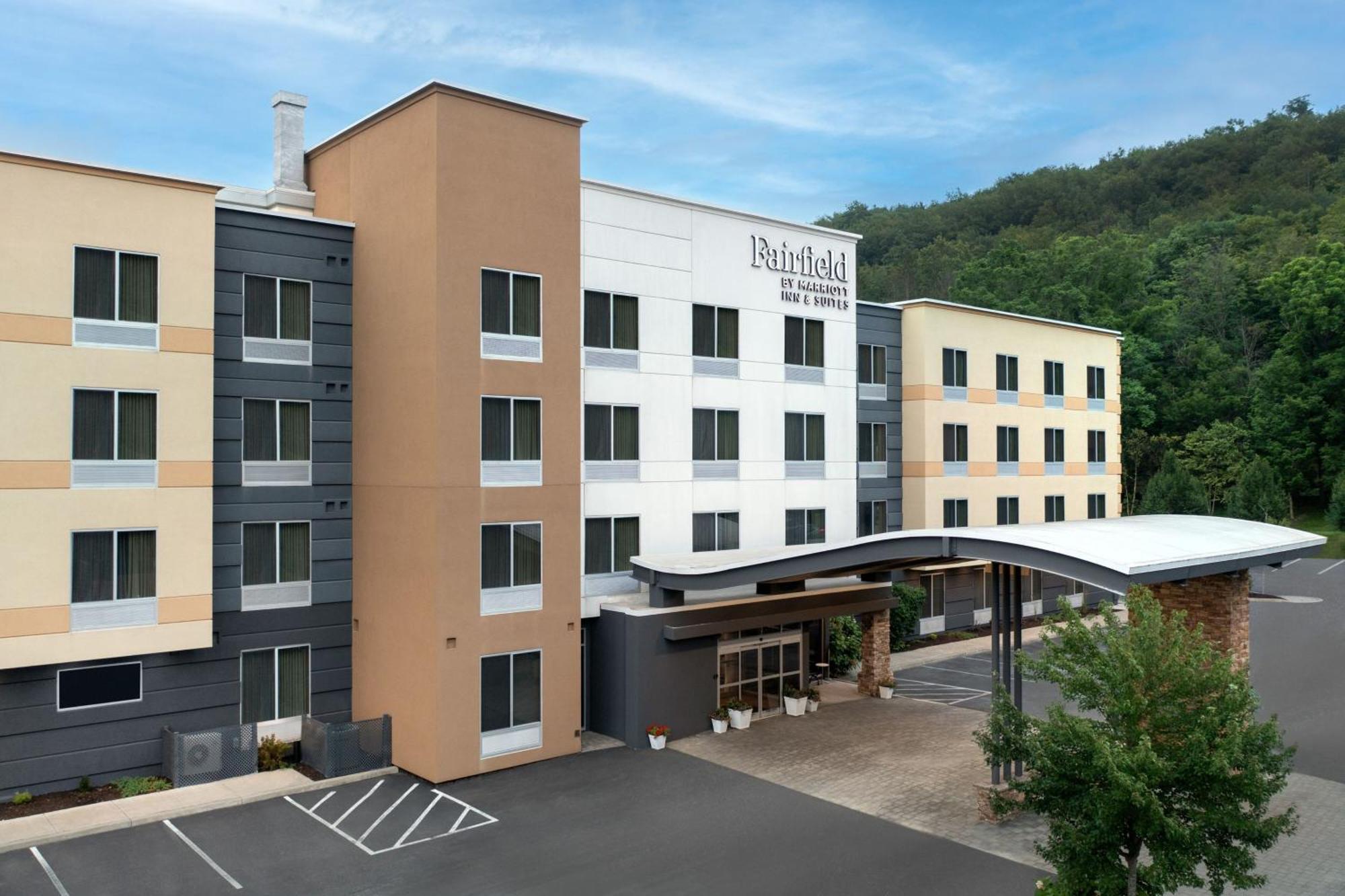 Hotel Fairfield & By Marriott 3*