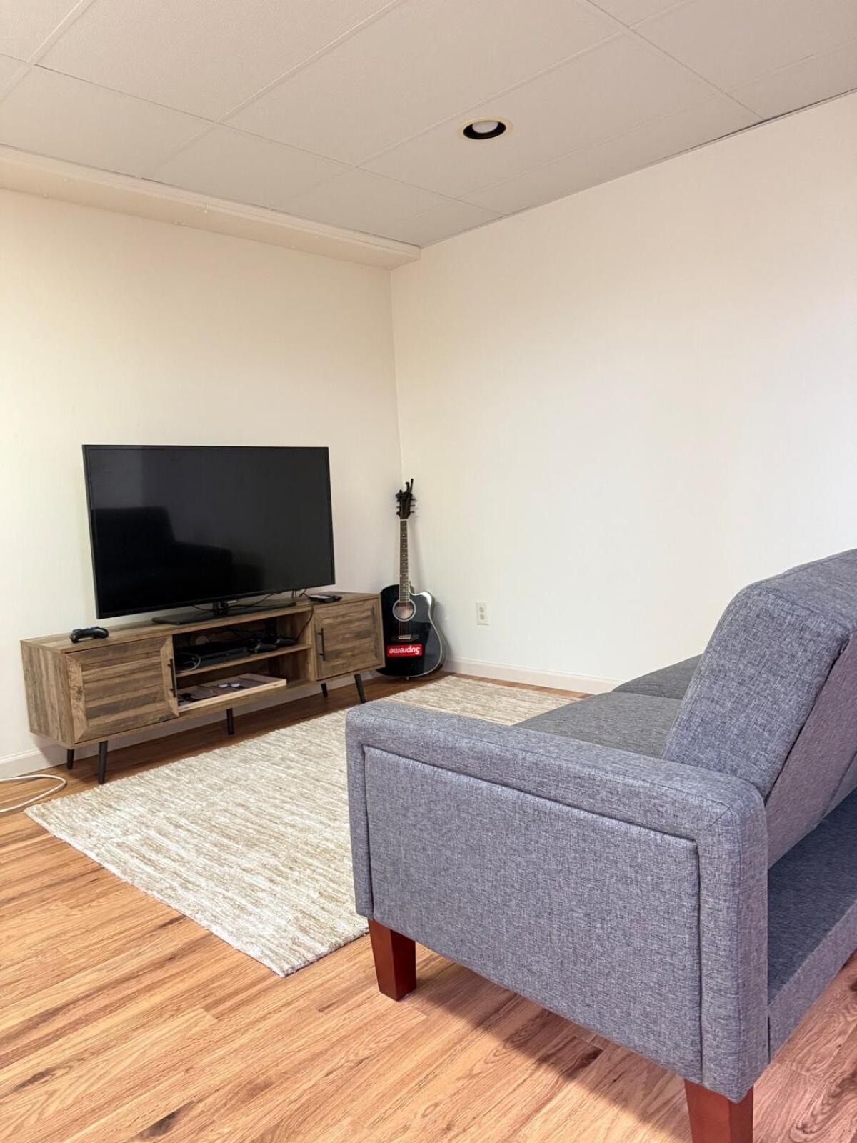 Cozy Retreat - Fenced Yard - 7 Min To Cornell Holiday home