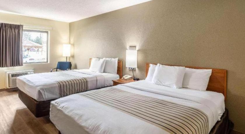 Econo Hotel 2*