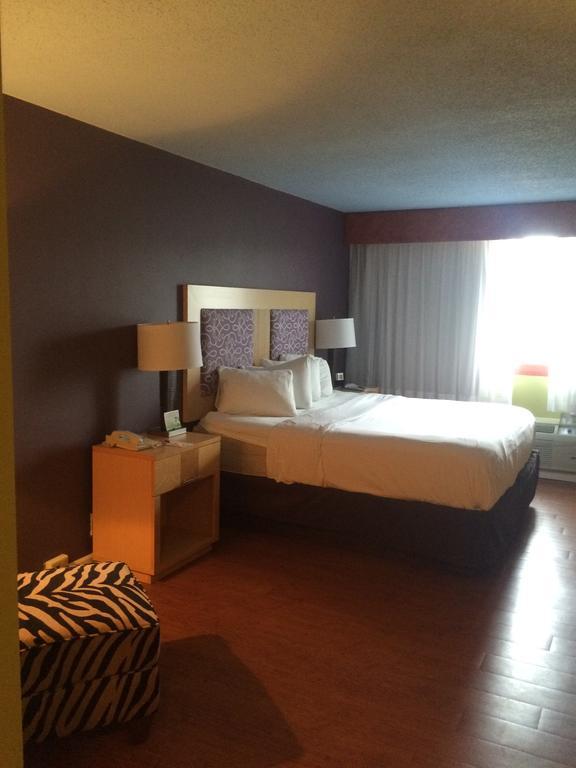 Hotel Clarion & Conference Center