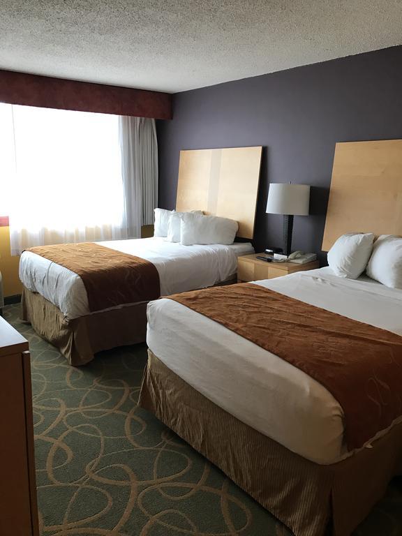 Hotel Clarion & Conference Center