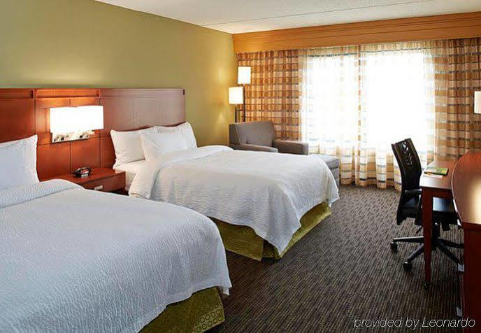 Courtyard By Marriott Airport/university Hotel 3*