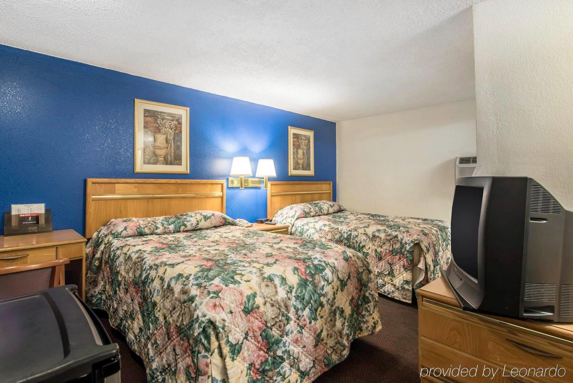 Rodeway & Inn 2*