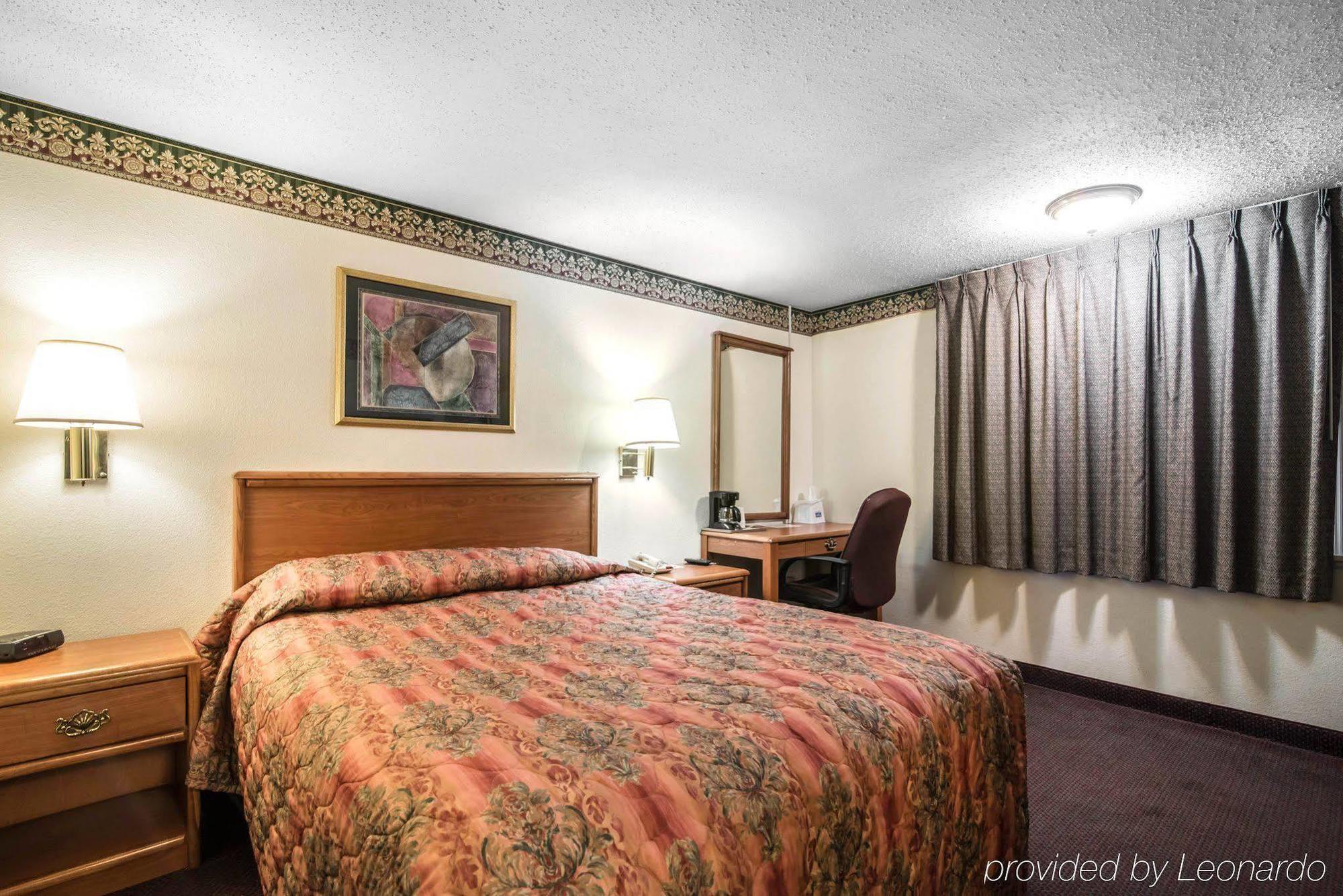 Rodeway & Inn