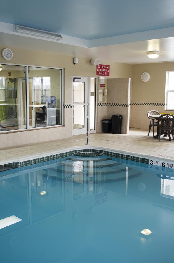 Country & By Radisson, Ithaca, Ny 3*