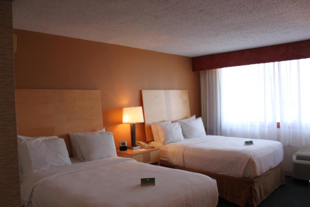 Hotel Clarion & Conference Center