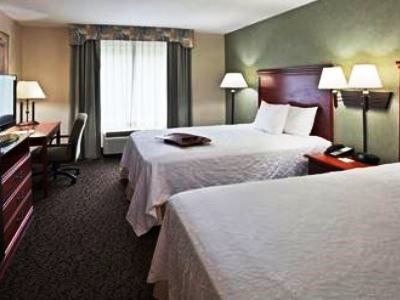 Hampton 3*