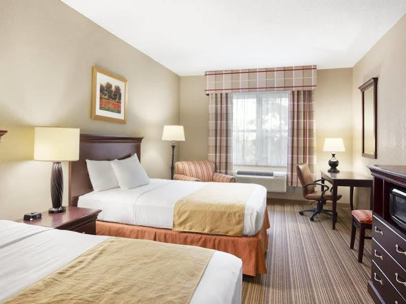 Country & By Radisson, Ithaca, Ny Hotel 3*