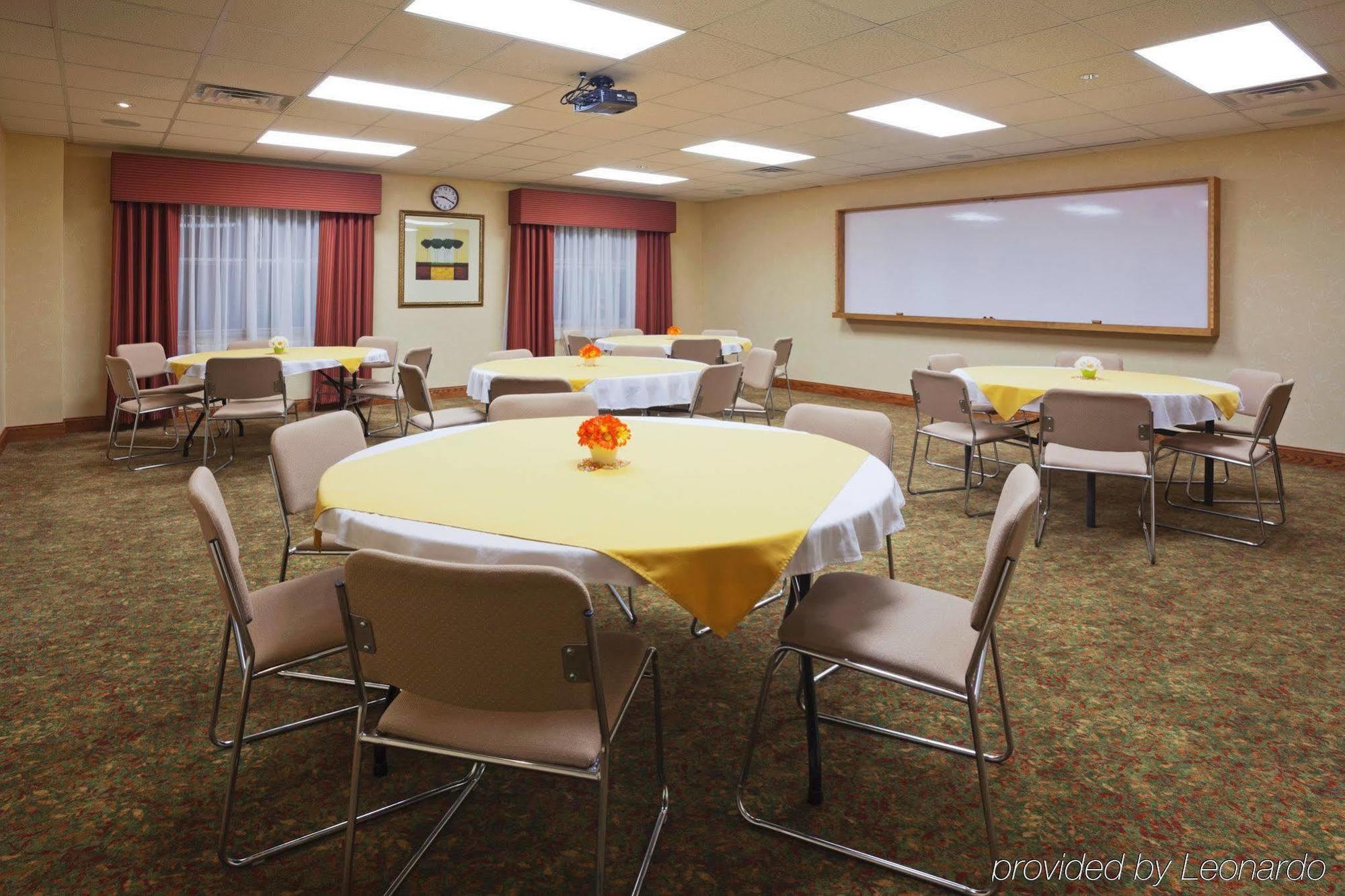 Country & By Radisson, Ithaca, Ny Hotel 3*