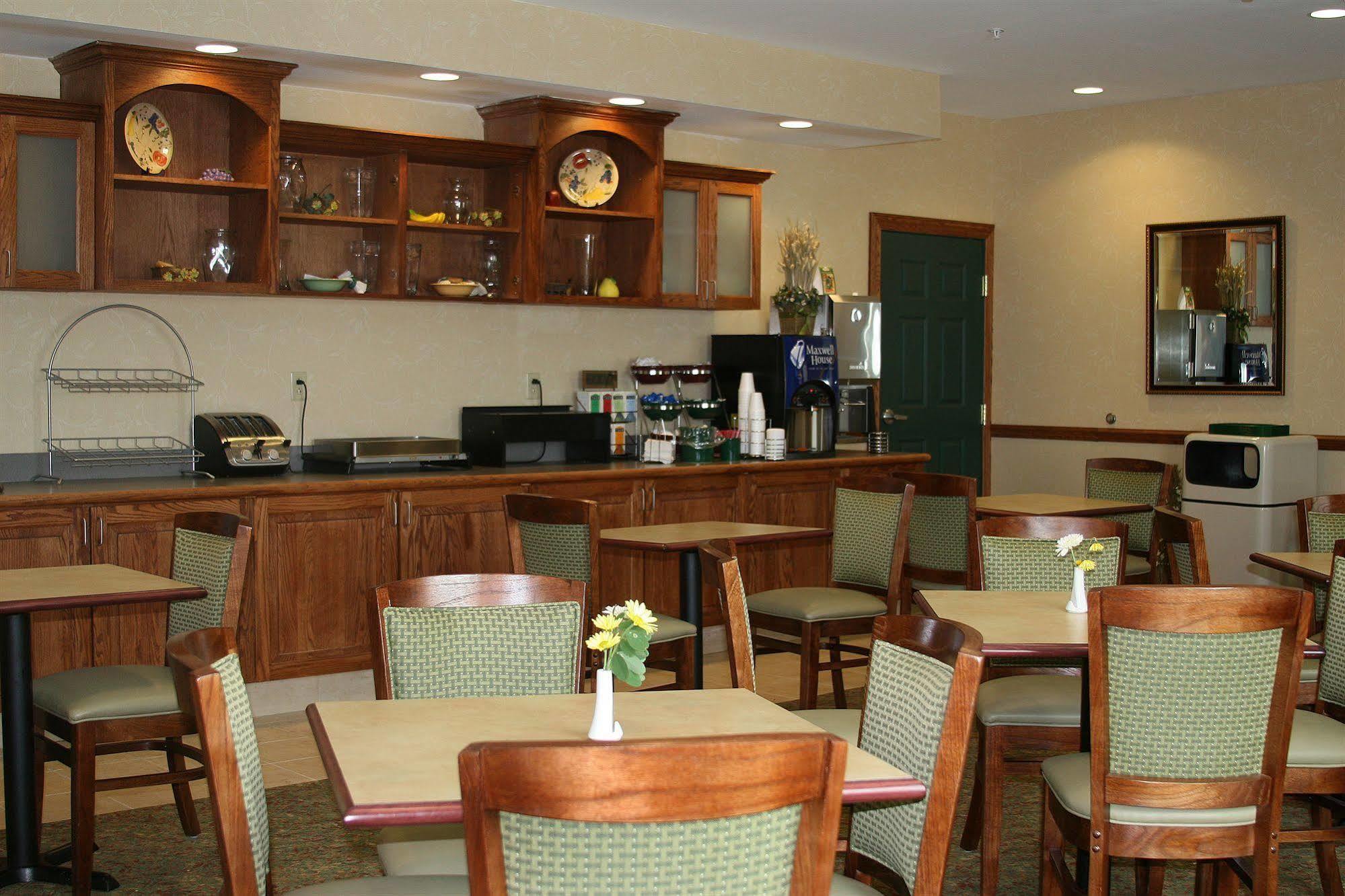 Country & By Radisson, Ithaca, Ny Hotel