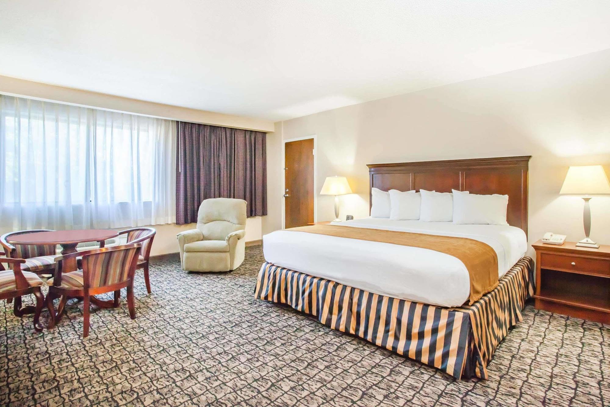 Hotel Clarion - Airport Ithaca