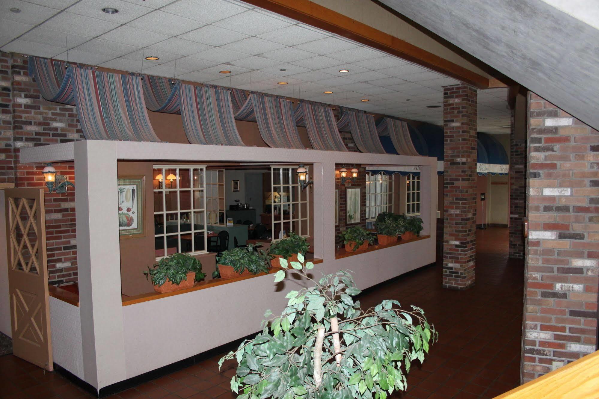 Clarion & Conference Center 3* Ithaca