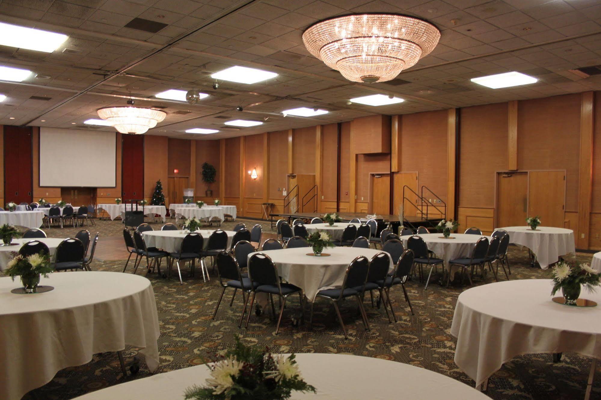 Clarion & Conference Center Hotel