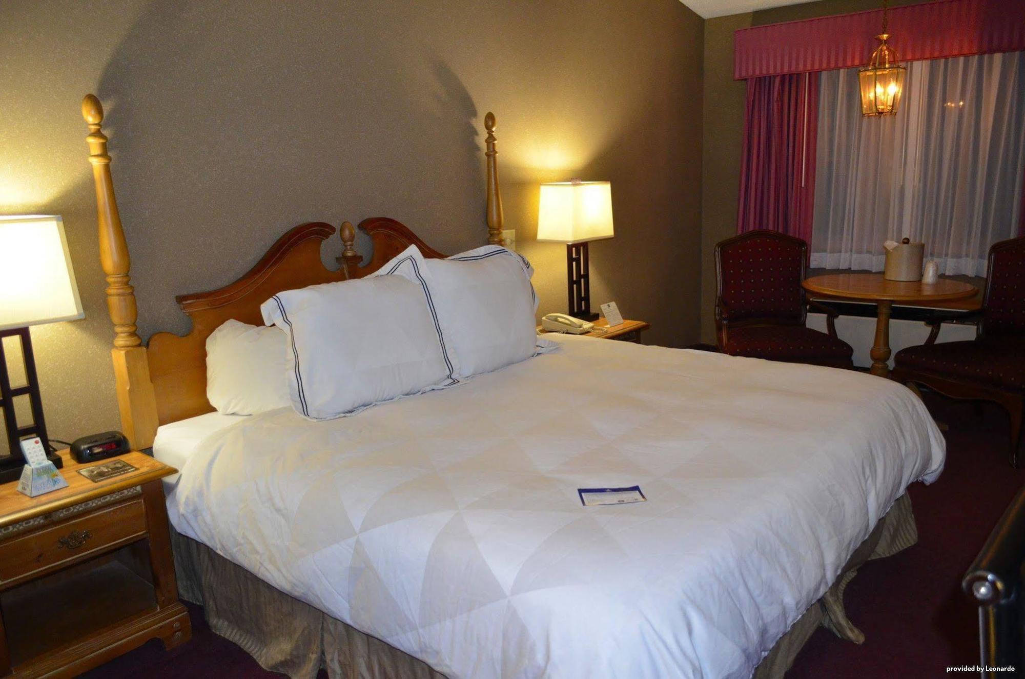 Western 3* Ithaca