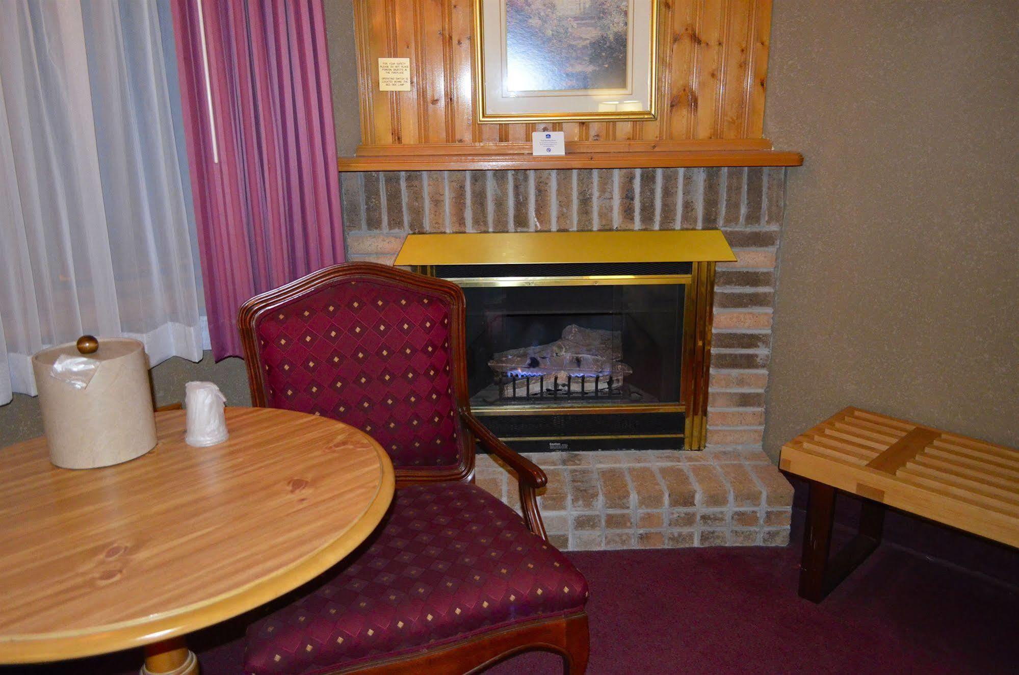 Western 3* Ithaca