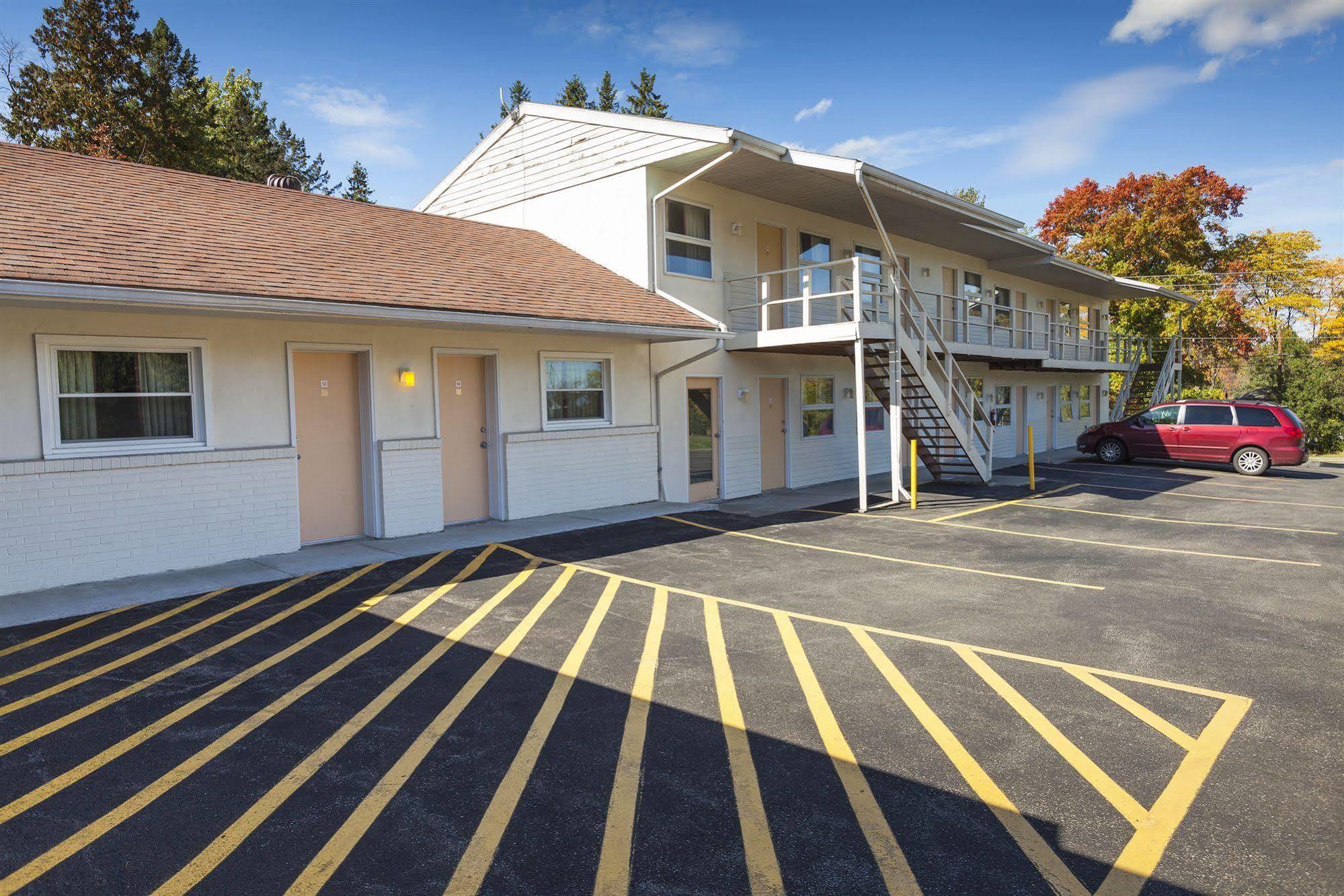 The Springwater Motel 2*