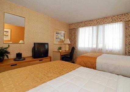Clarion & Conference Center Hotel 3*