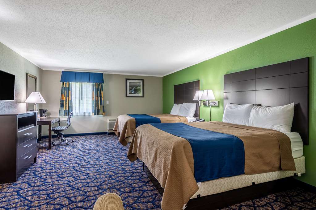Rodeway & Inn