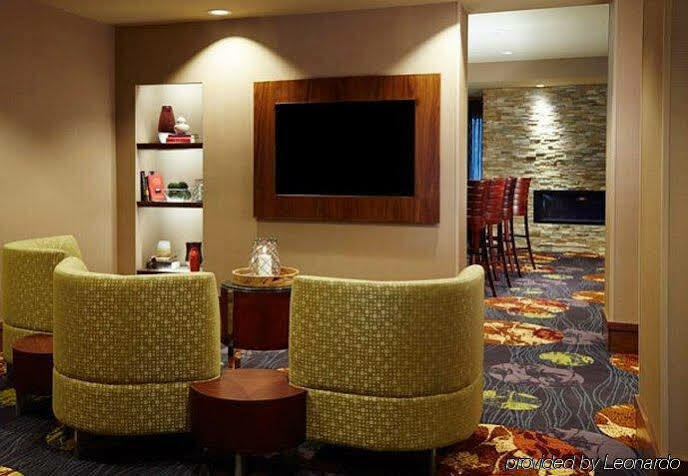 Courtyard By Marriott Airport/university 3*