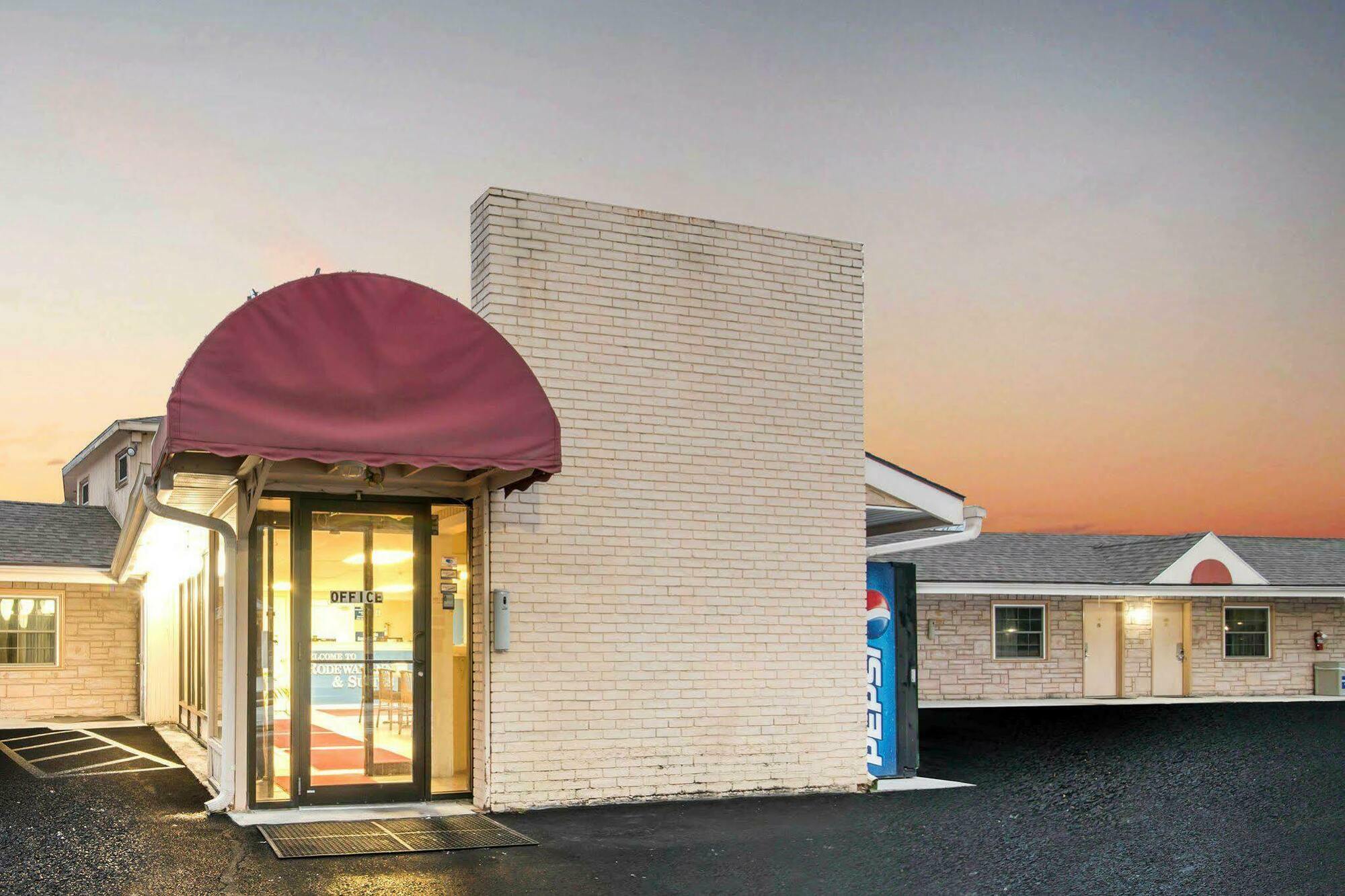 Rodeway & Inn Ithaca