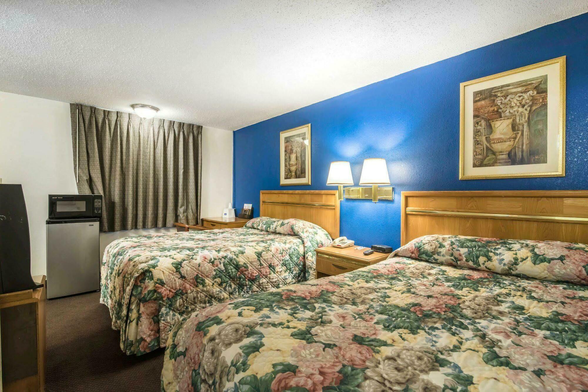 Rodeway & Inn