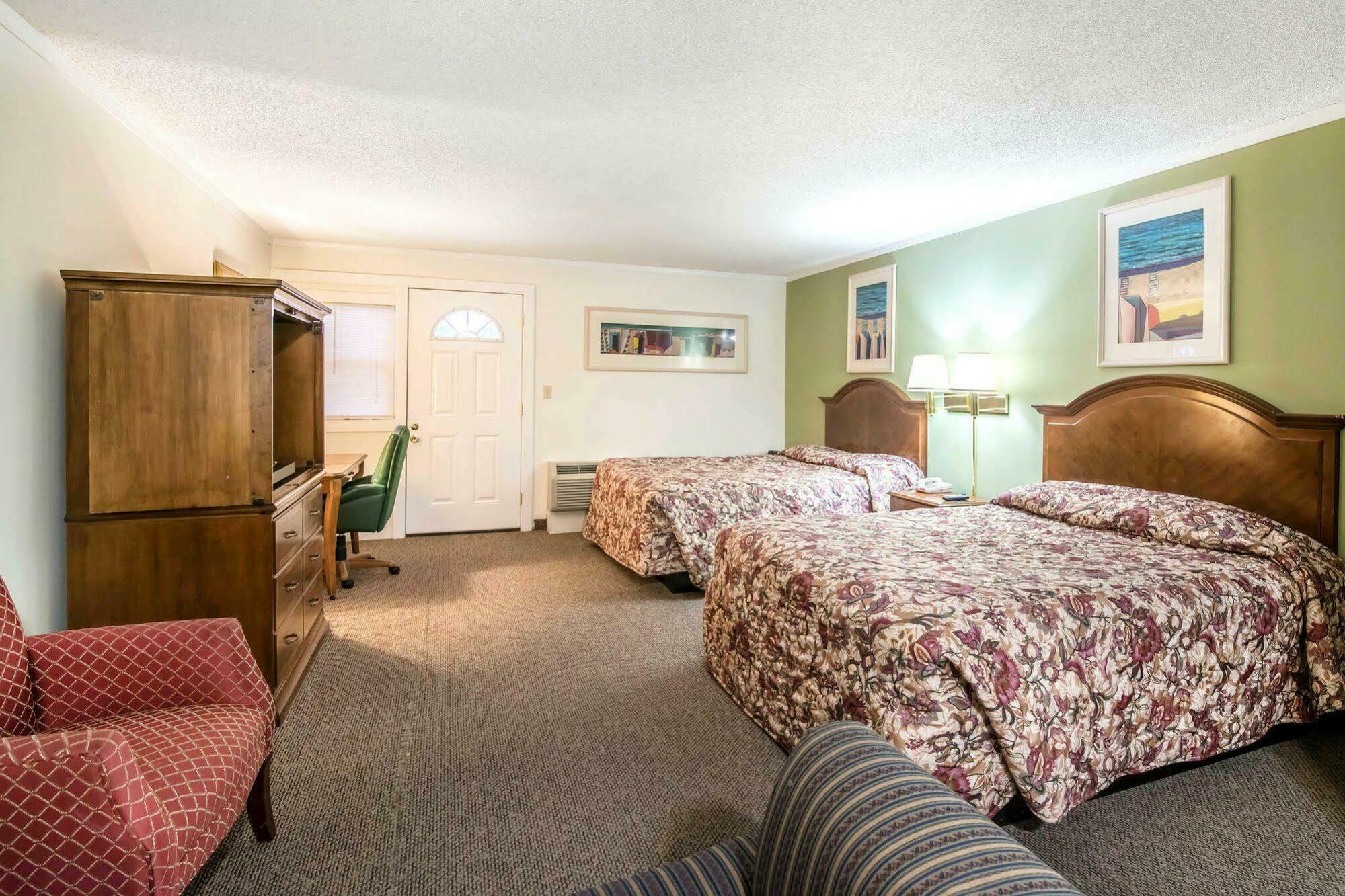 Rodeway & Inn 2*