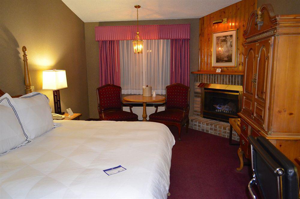 Western 3* Ithaca