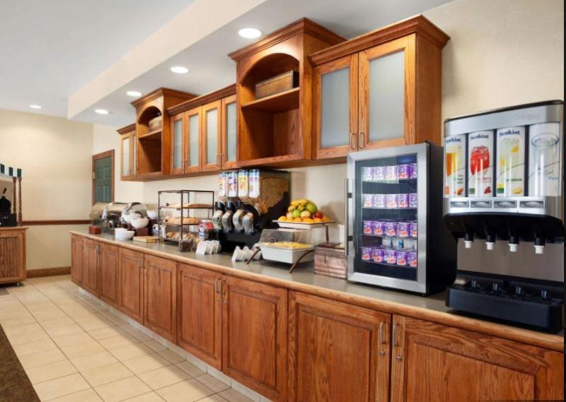Hotel Country & By Radisson, Ithaca, Ny 3*