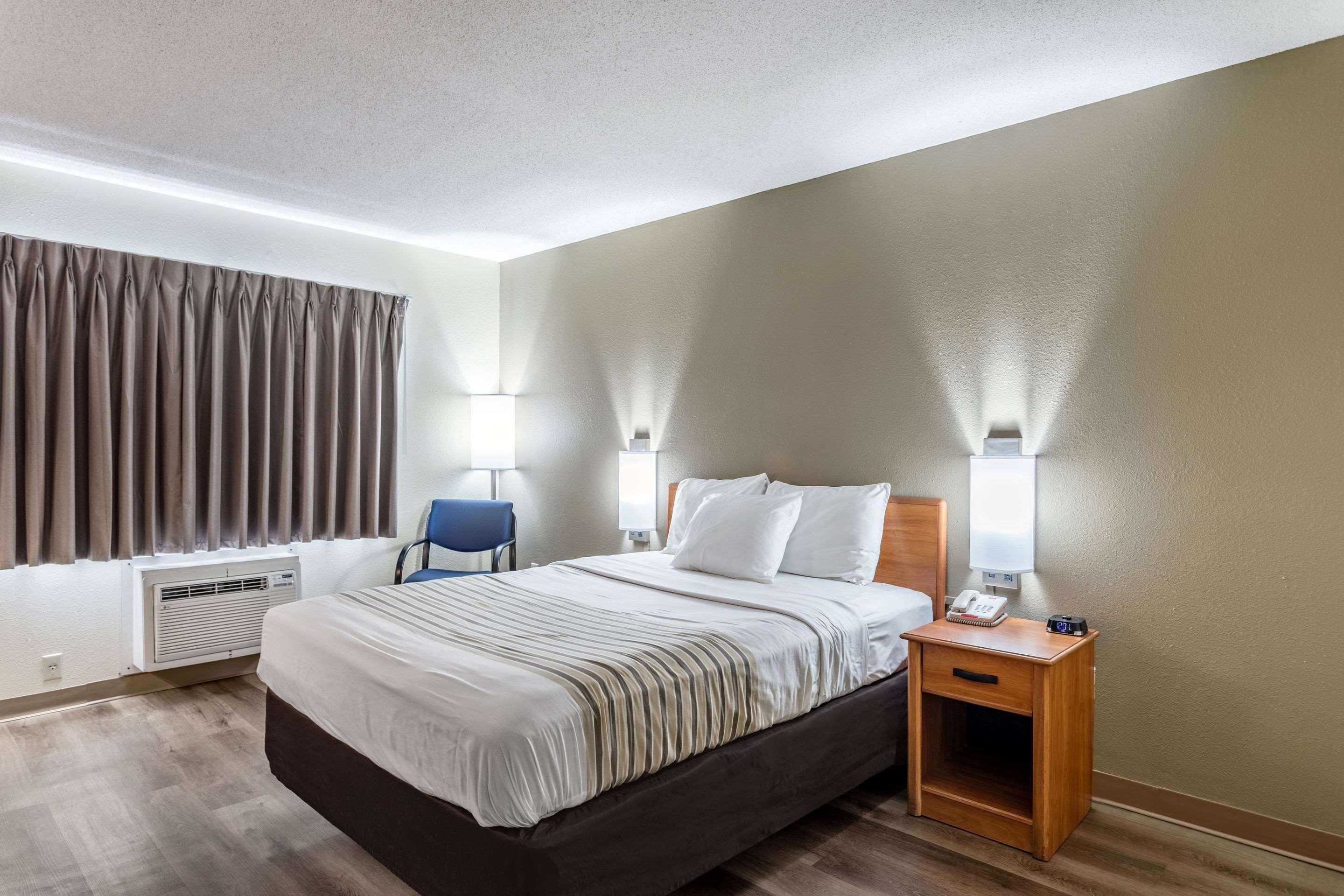Hotel Econo 2*