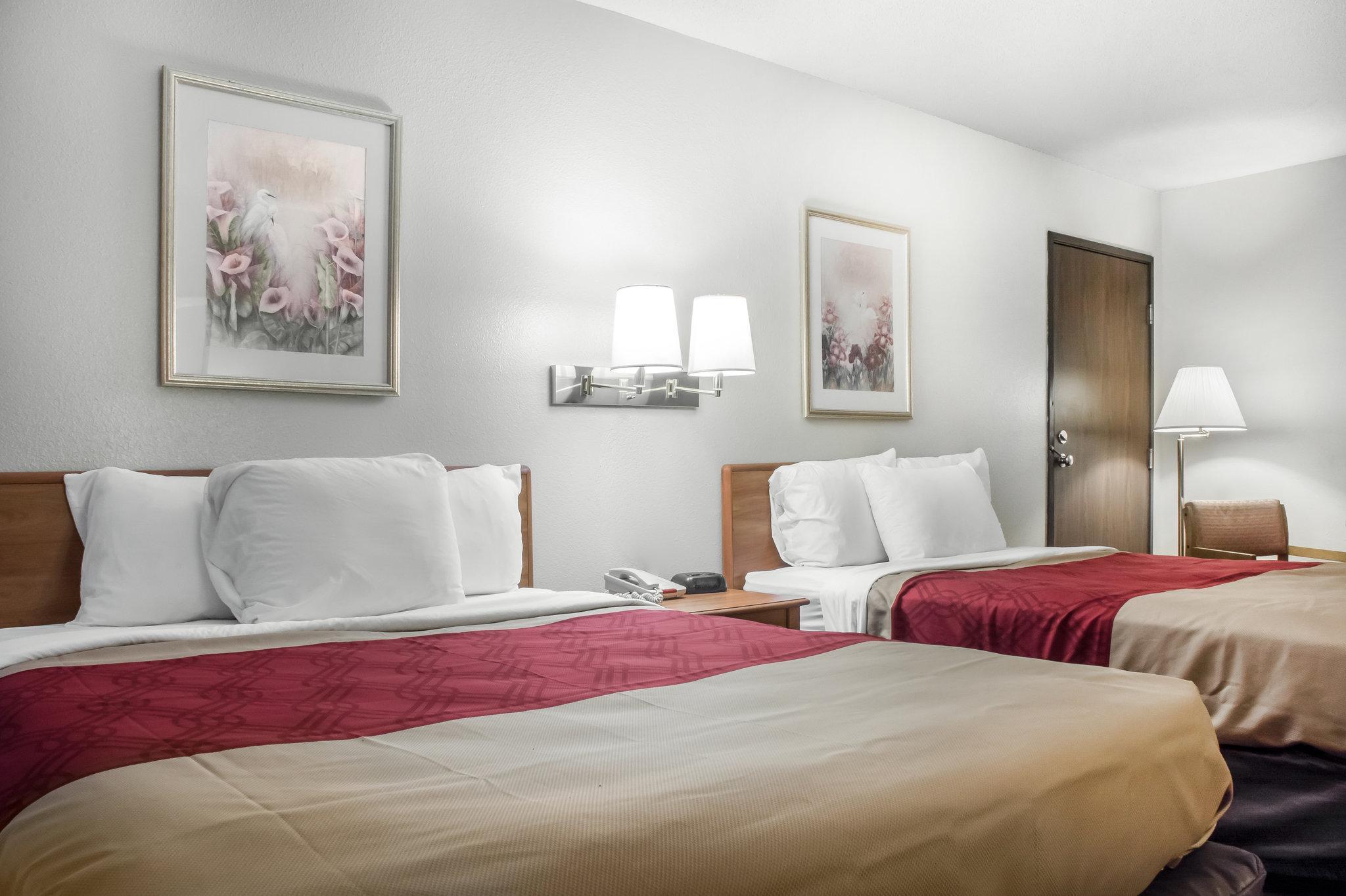 Hotel Econo Ithaca
