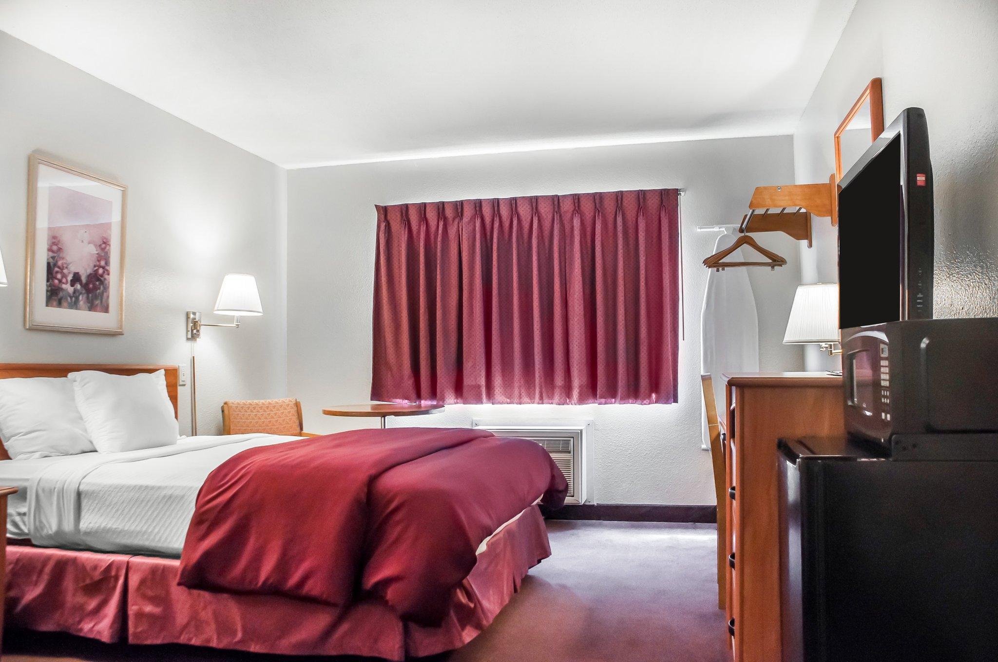 Hotel Econo Ithaca