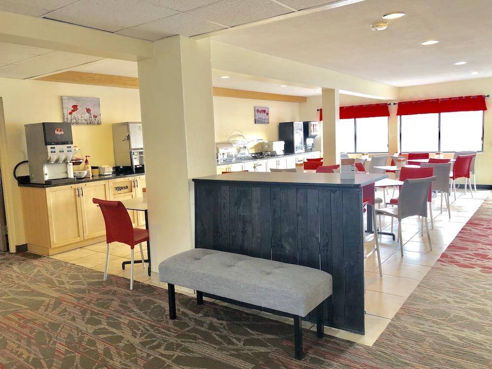 Hotel Econo Ithaca