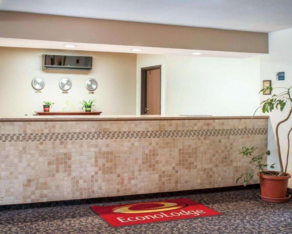 Hotel Econo Ithaca