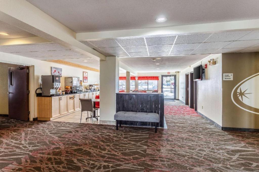 Hotel Econo Ithaca