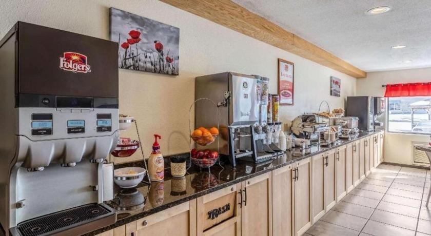 Econo Hotel
