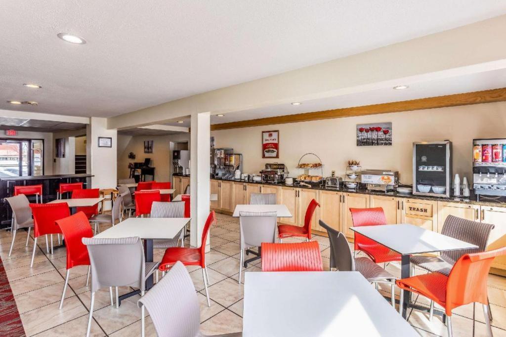 Hotel Econo 2*