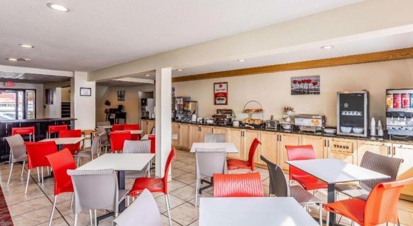 Hotel Econo 2*