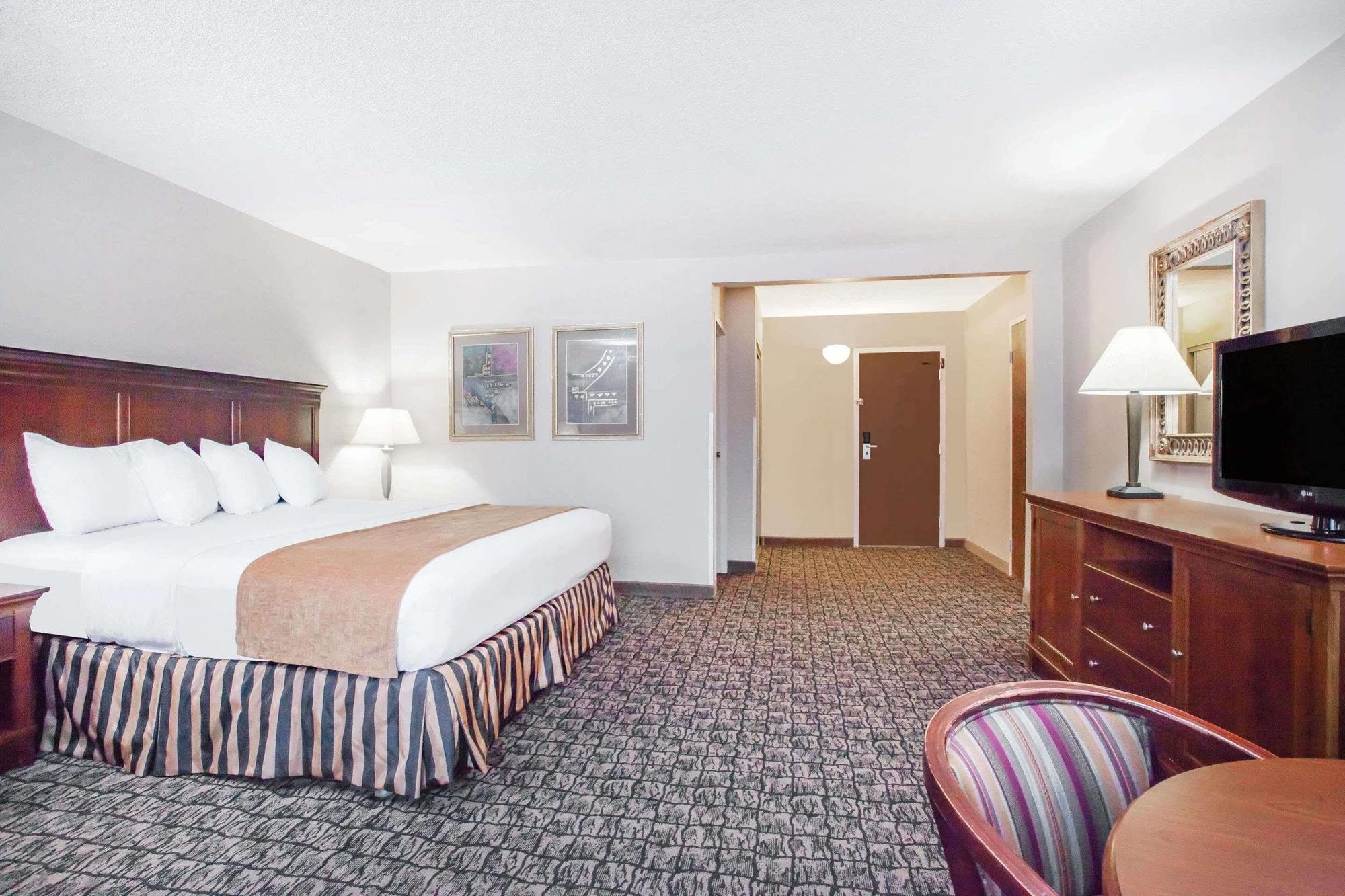 Hotel Clarion - Airport